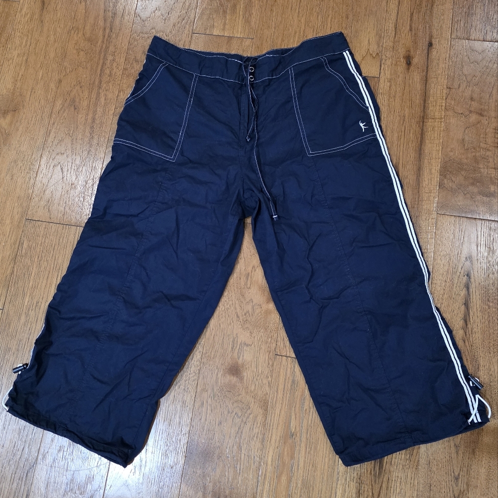 Danskin Cotton Stretch 4 Pocket Navy Blue Capri Pants with White Stripes. L
